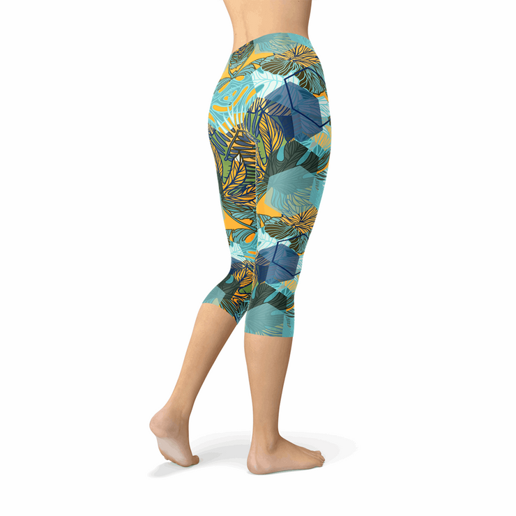 Avesa™ Hexagon Floral Capri Leggings