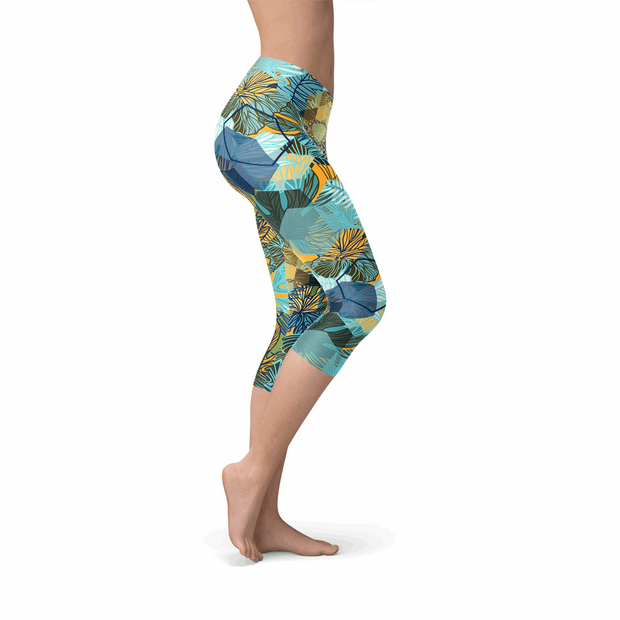 Avesa™ Hexagon Floral Capri Leggings